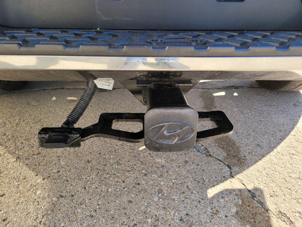 Photo 8 of this HYUNDAI SANTA CRUZ