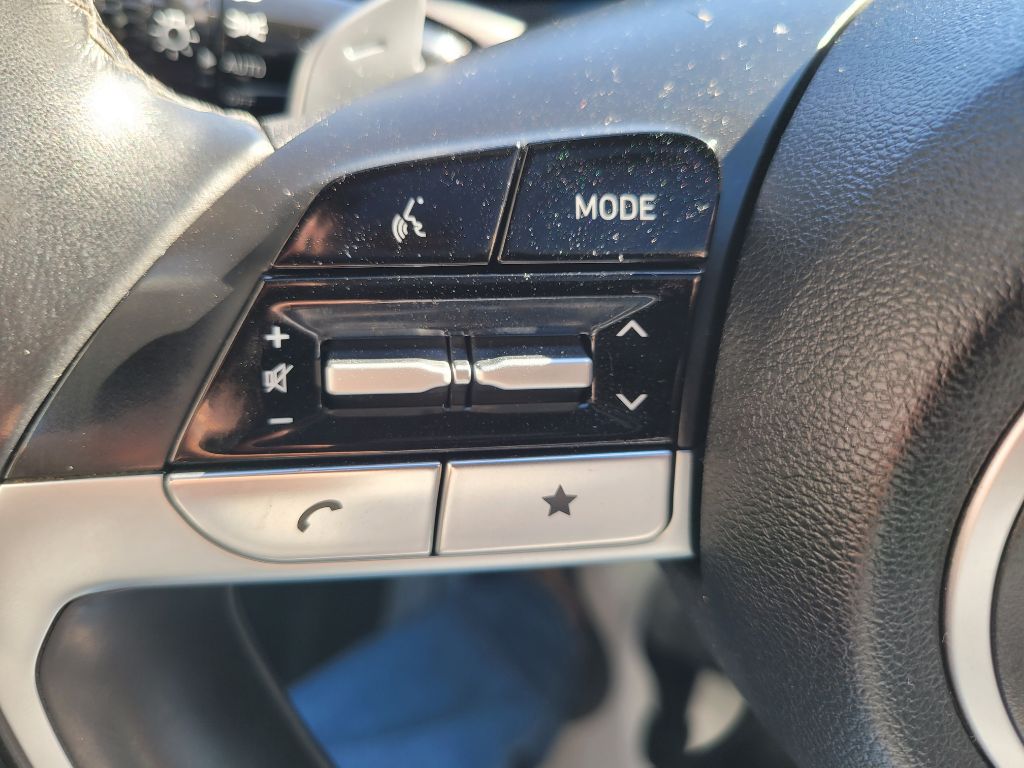 Photo 31 of this HYUNDAI SANTA CRUZ