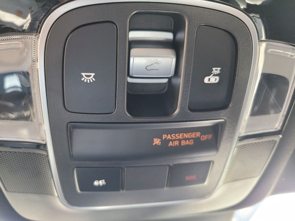 Photo 43 of this HYUNDAI SANTA CRUZ