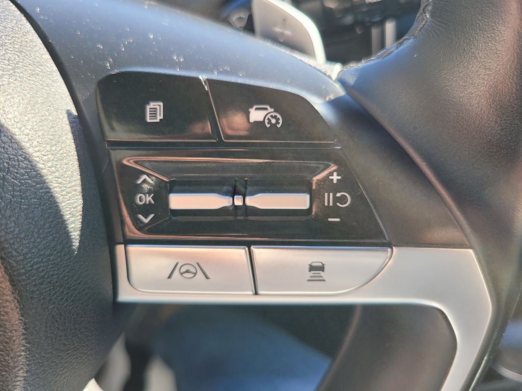 Photo 32 of this HYUNDAI SANTA CRUZ