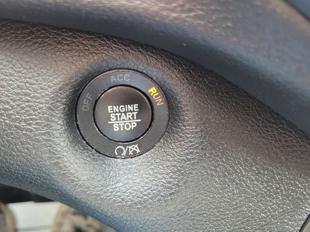 Photo 28 of this JEEP CHEROKEE