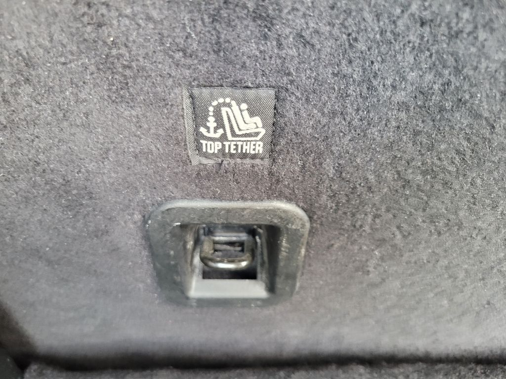 Photo 51 of this JEEP CHEROKEE