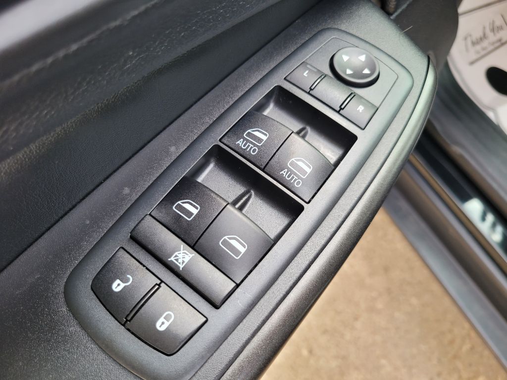 Photo 20 of this JEEP CHEROKEE