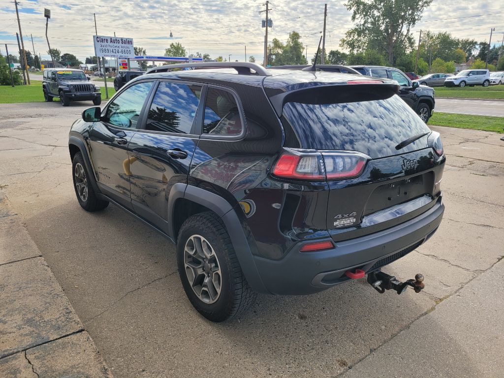 Photo 12 of this JEEP CHEROKEE