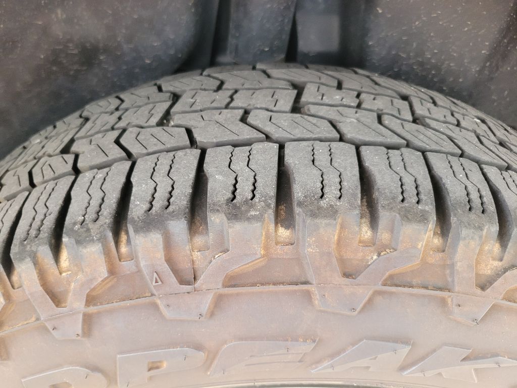 Photo 14 of this JEEP CHEROKEE