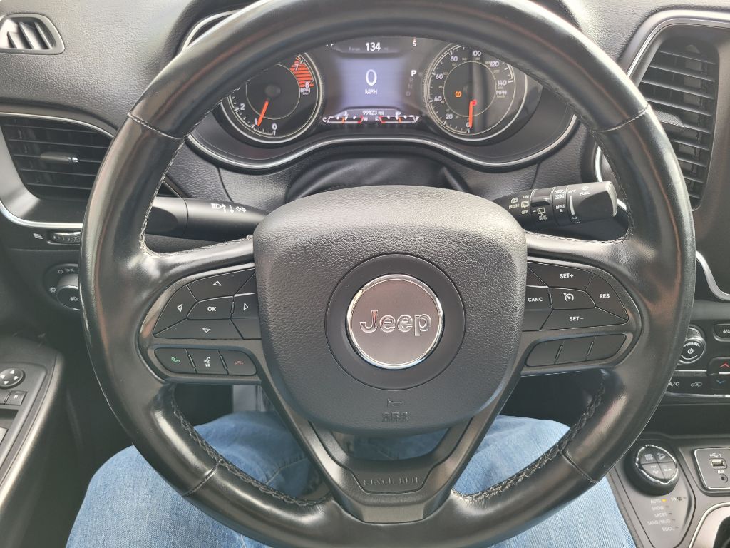 Photo 24 of this JEEP CHEROKEE