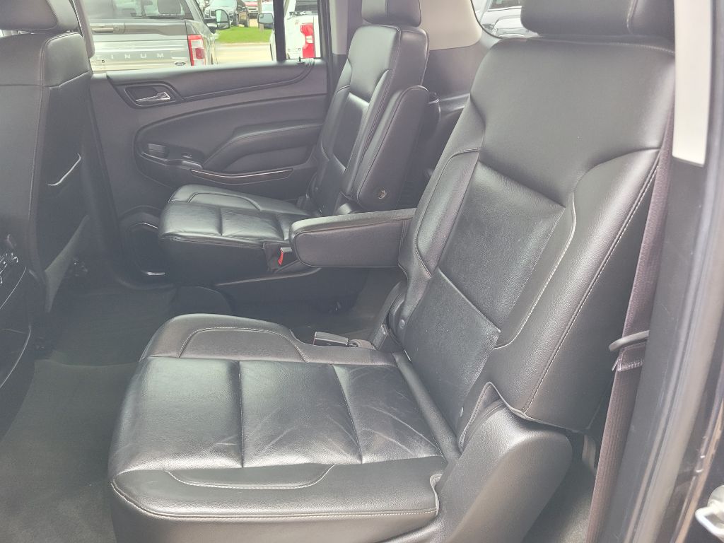 Photo 43 of this CHEVROLET SUBURBAN