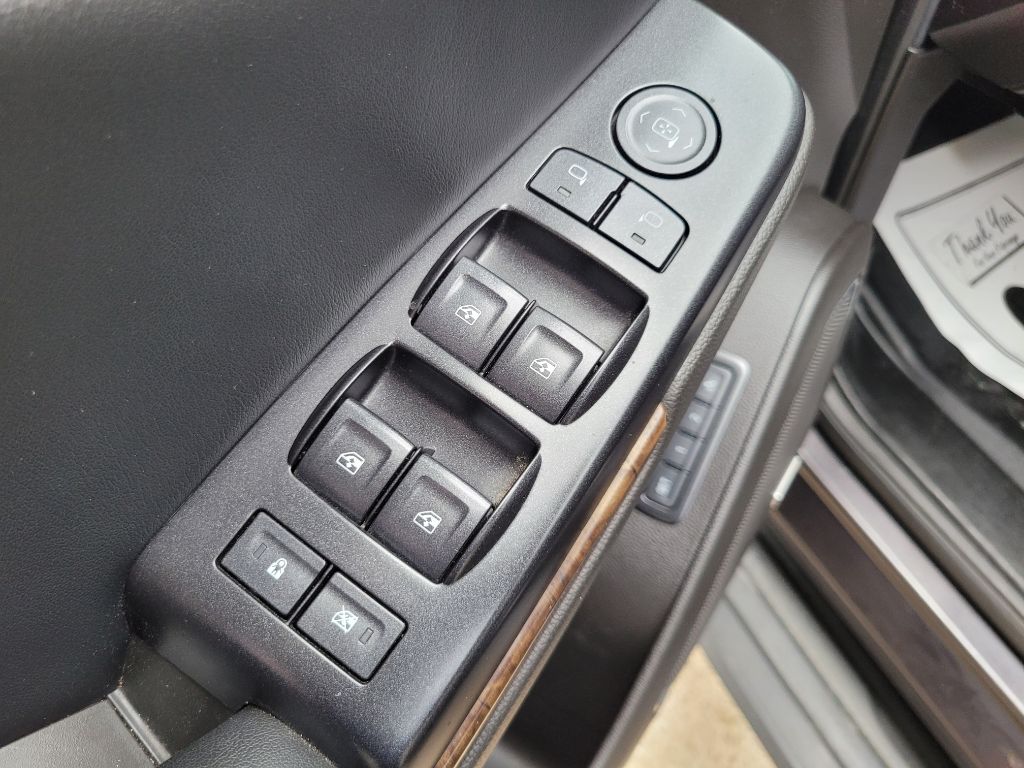 Photo 18 of this CHEVROLET SUBURBAN