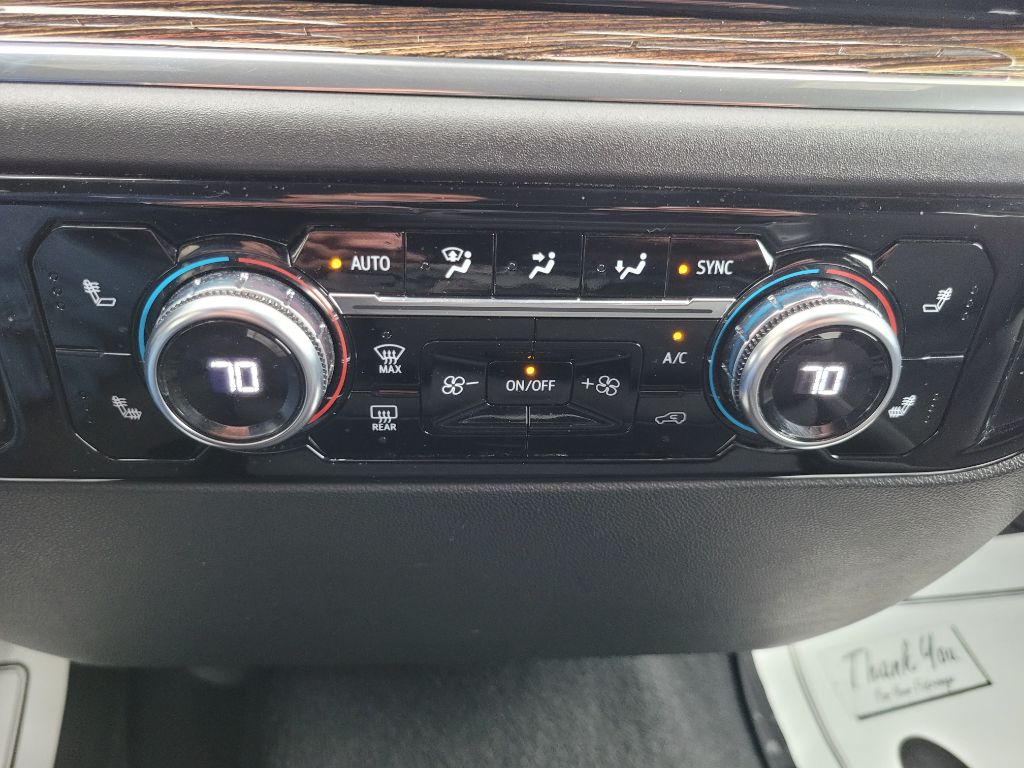 Photo 38 of this GMC SIERRA 1500
