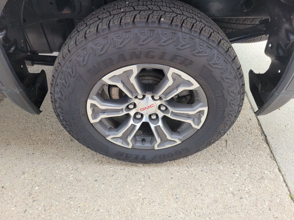 Photo 14 of this GMC SIERRA 1500