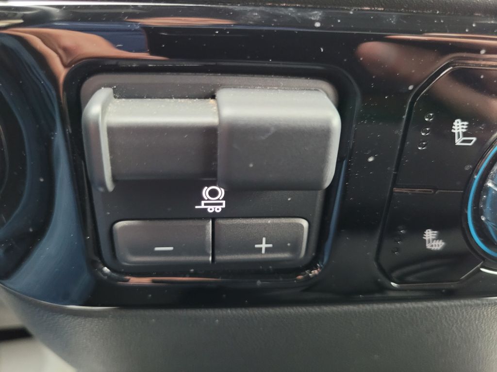 Photo 36 of this GMC SIERRA 1500