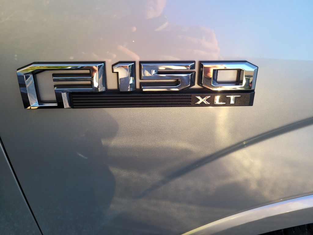 Photo 4 of this FORD F-150
