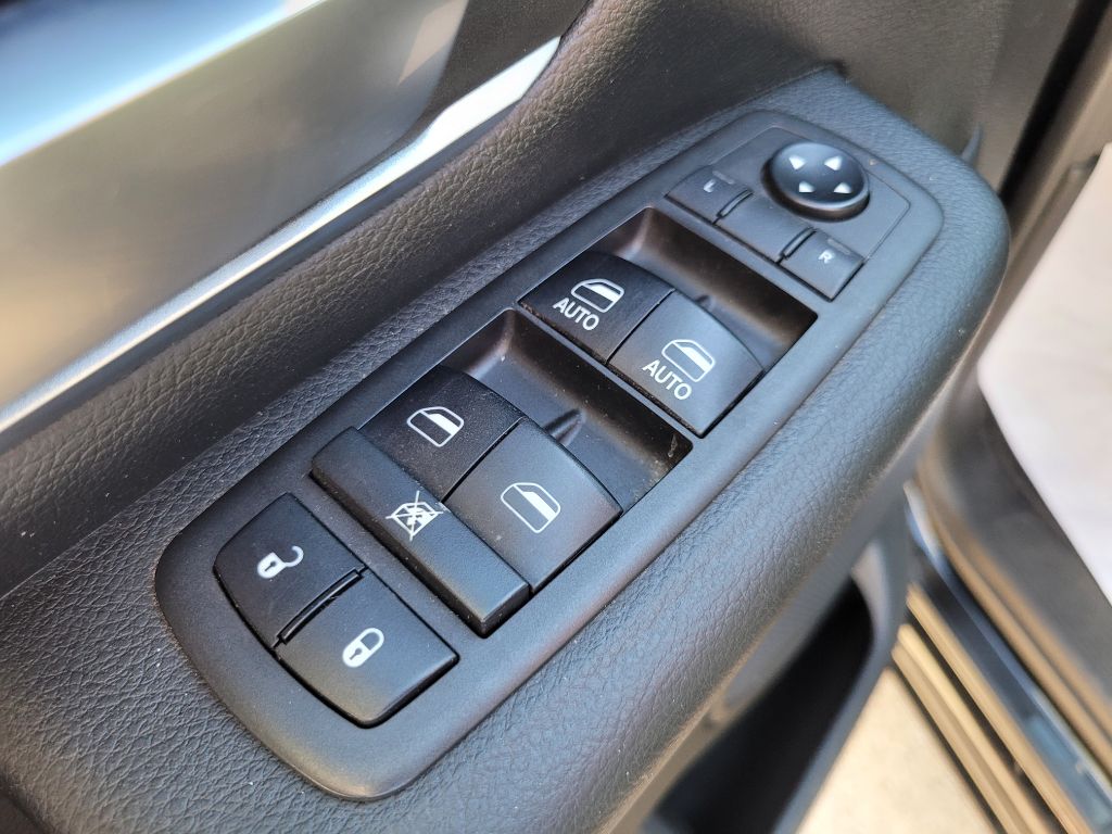 Photo 21 of this RAM 1500