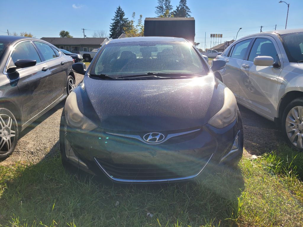 Photo 2 of this HYUNDAI ELANTRA