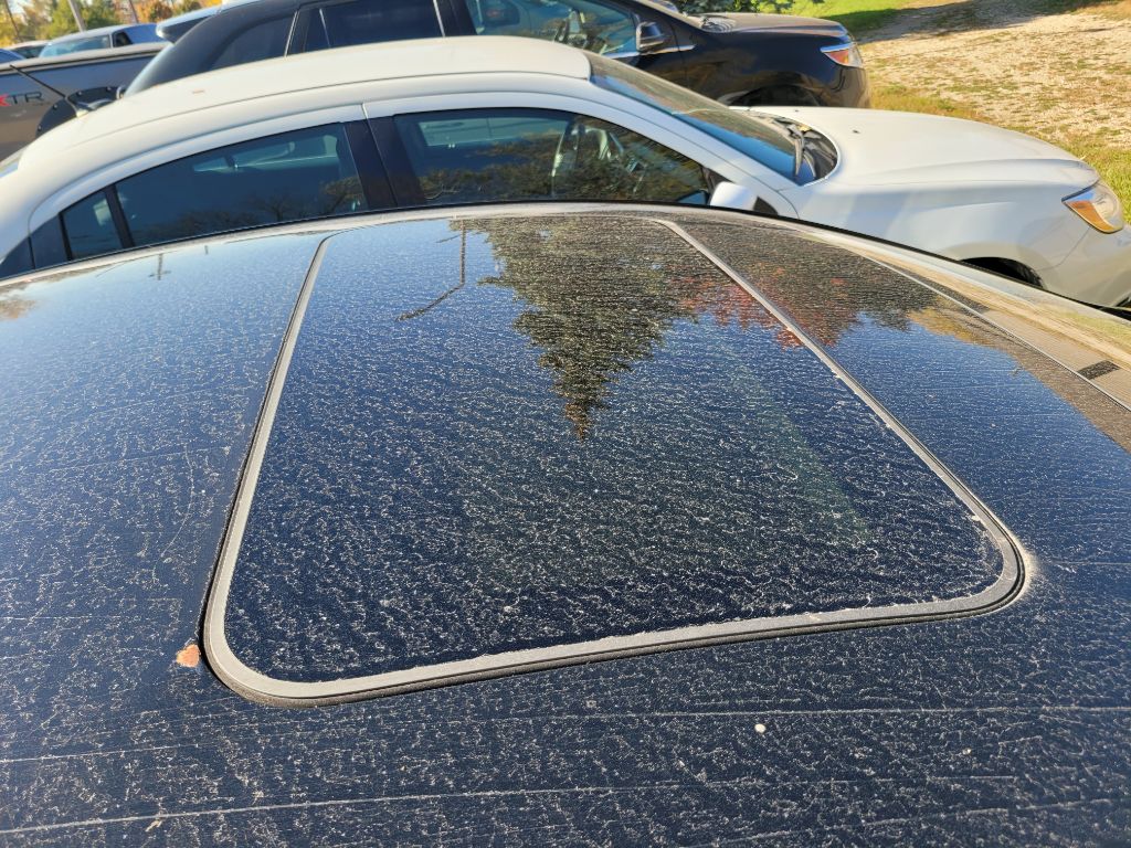 Photo 4 of this HYUNDAI ELANTRA
