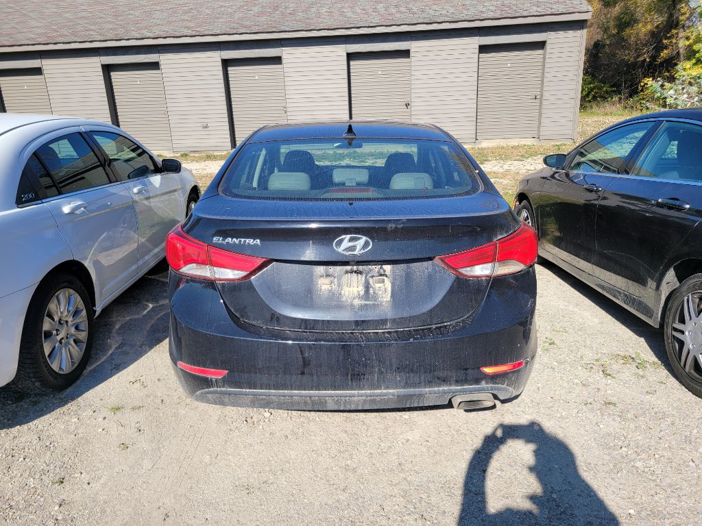 Photo 5 of this HYUNDAI ELANTRA