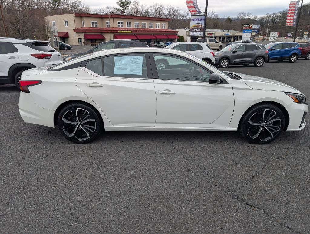 Photo 2 of this NISSAN ALTIMA