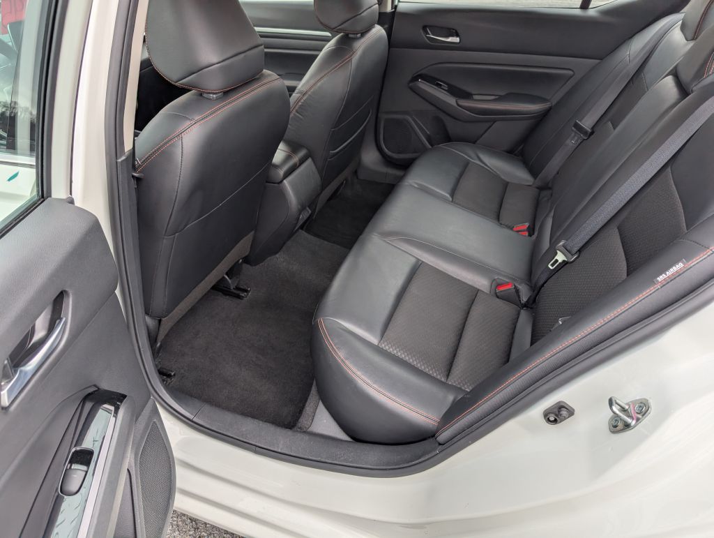 Photo 4 of this NISSAN ALTIMA