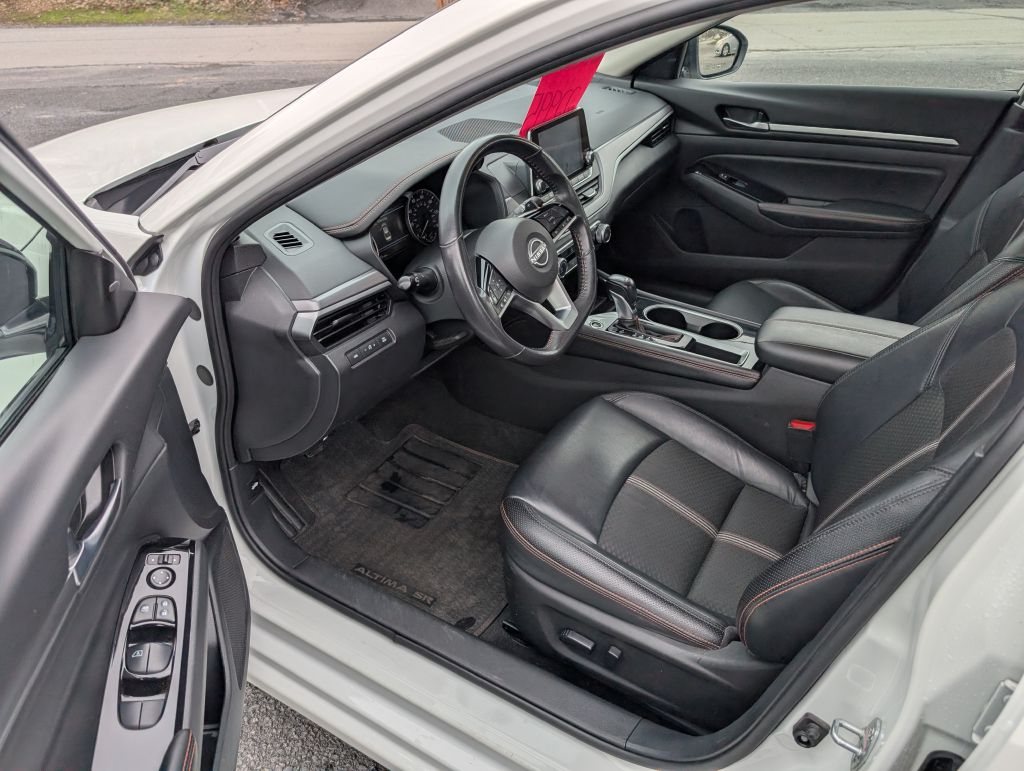 Photo 5 of this NISSAN ALTIMA