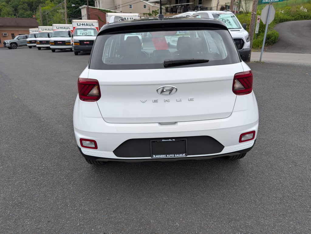 Photo 3 of this HYUNDAI VENUE