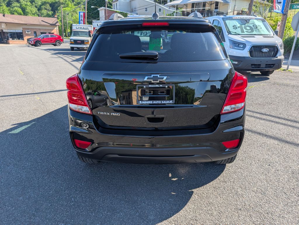 Photo 3 of this CHEVROLET TRAX