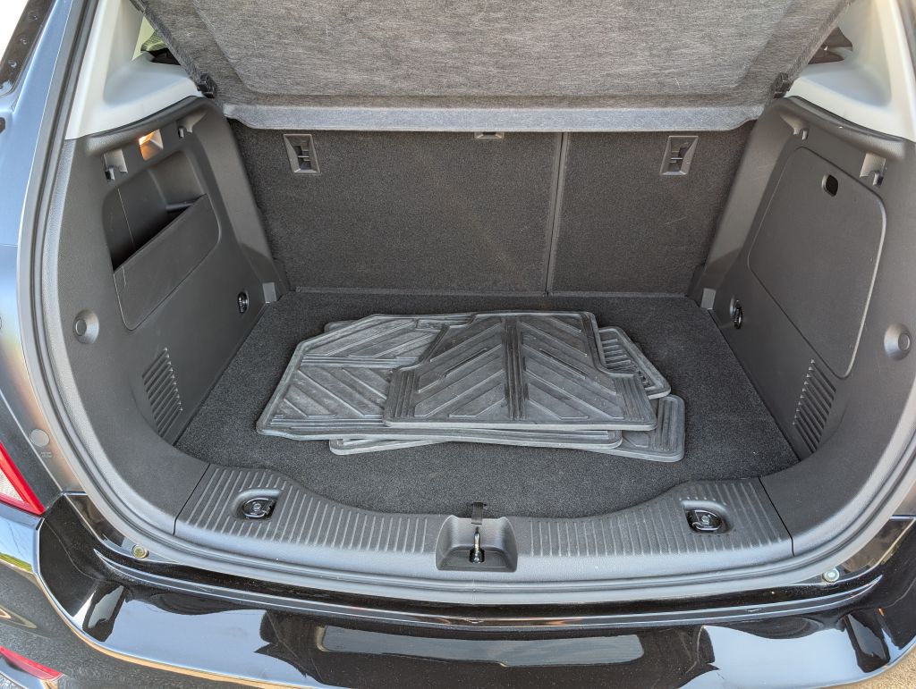 Photo 4 of this CHEVROLET TRAX