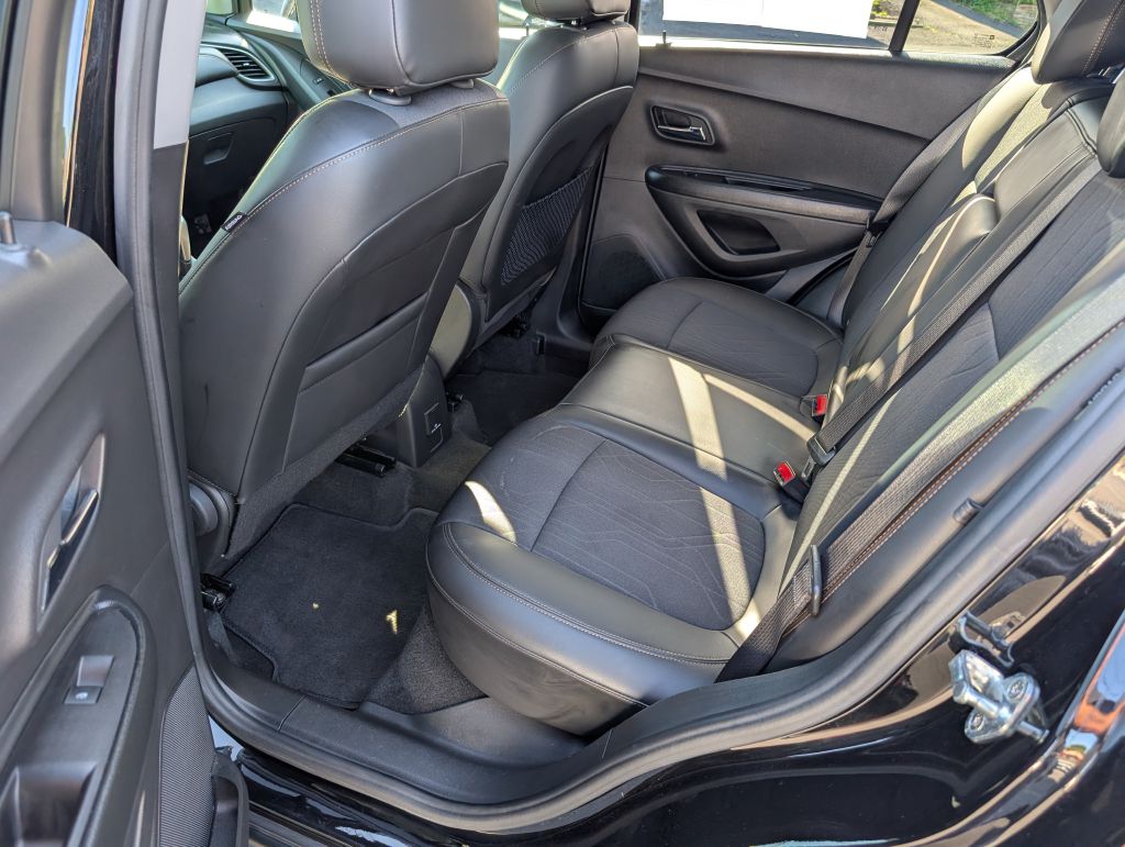 Photo 5 of this CHEVROLET TRAX