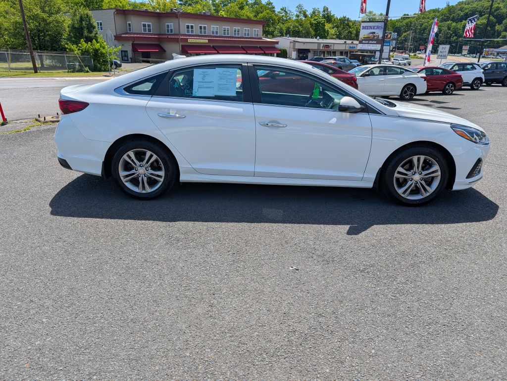 Photo 2 of this HYUNDAI SONATA