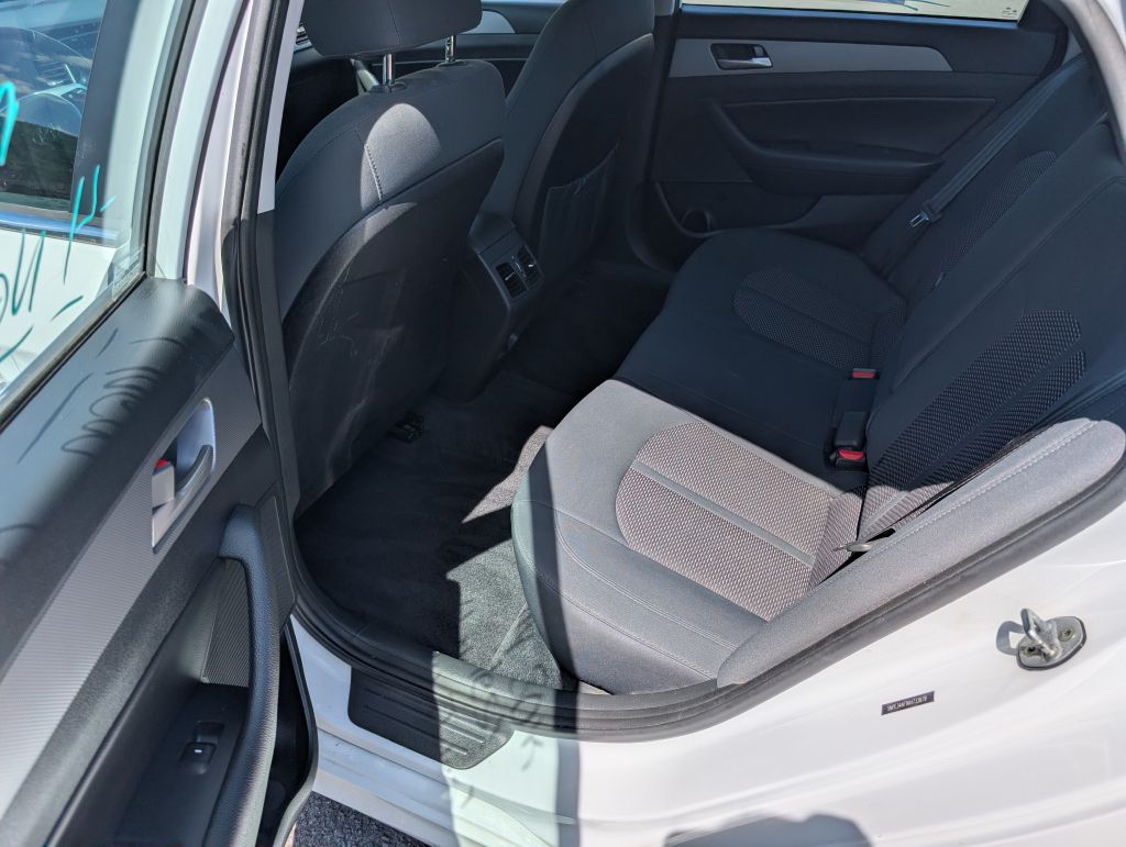 Photo 4 of this HYUNDAI SONATA