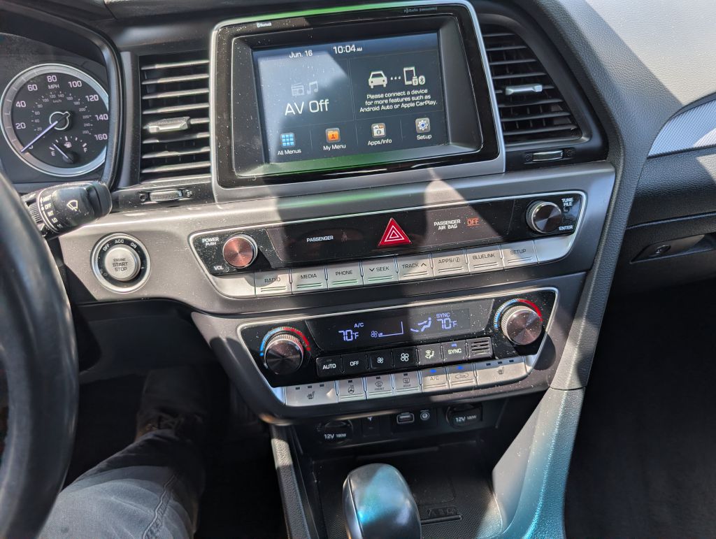 Photo 6 of this HYUNDAI SONATA