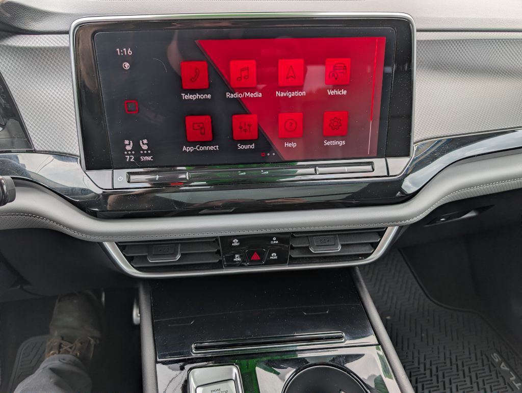 Photo 7 of this VOLKSWAGEN ATLAS