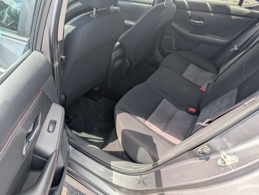 Photo 4 of this NISSAN SENTRA