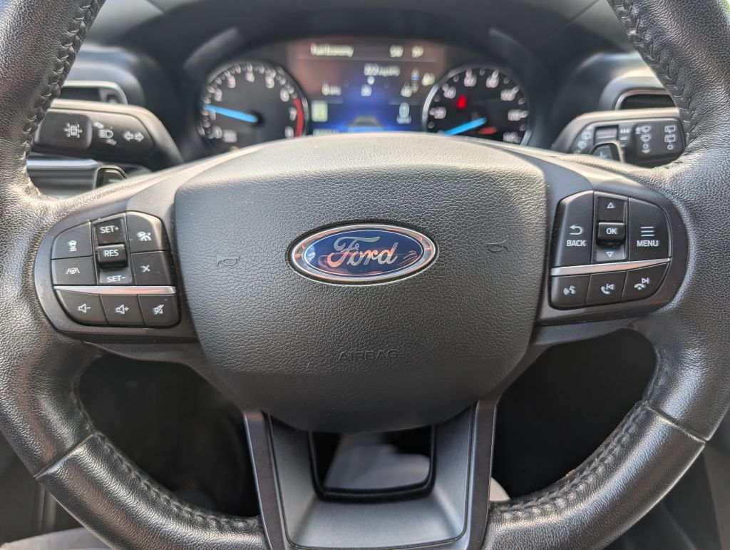 Photo 9 of this FORD EXPLORER