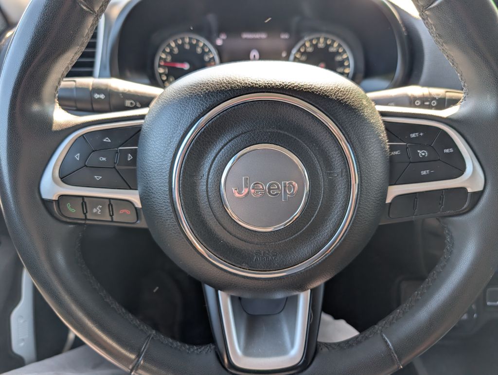 Photo 9 of this JEEP RENEGADE