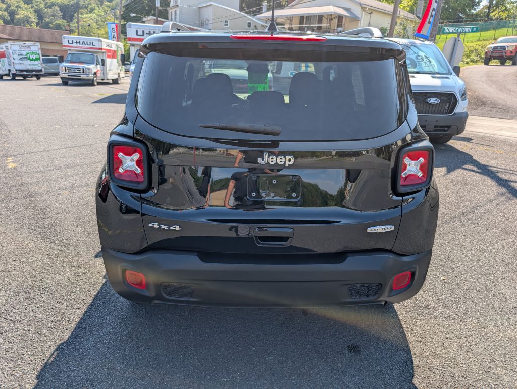 Photo 3 of this JEEP RENEGADE