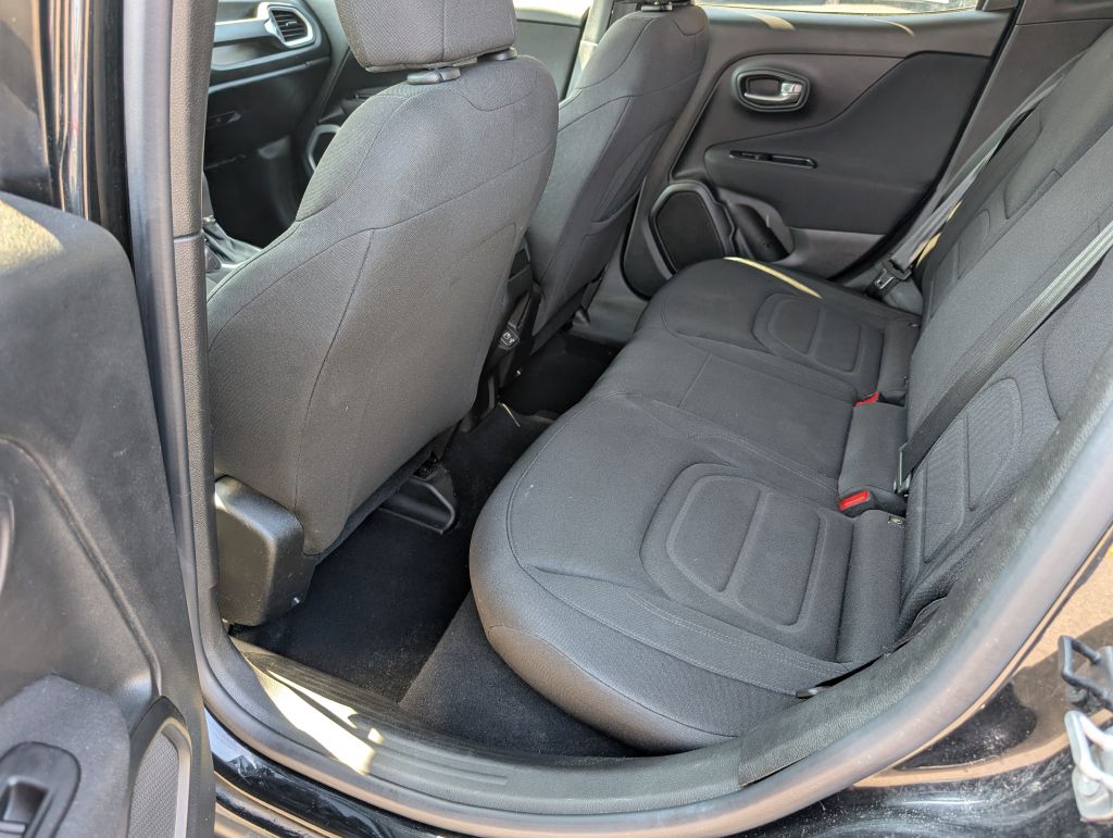 Photo 5 of this JEEP RENEGADE