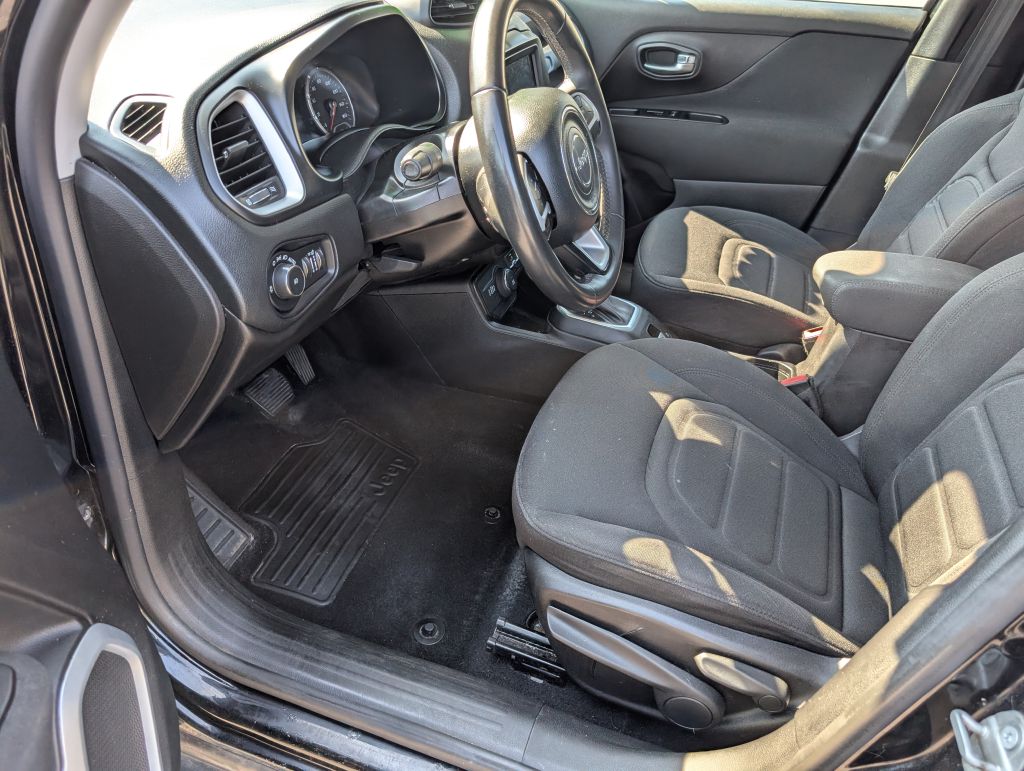 Photo 6 of this JEEP RENEGADE