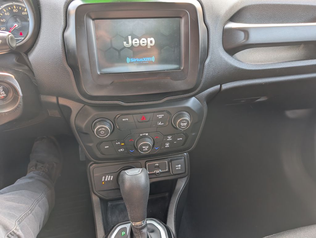 Photo 7 of this JEEP RENEGADE