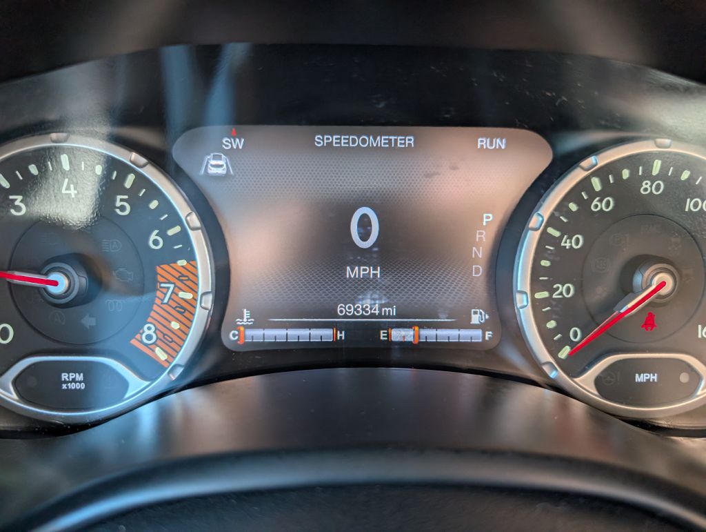 Photo 8 of this JEEP RENEGADE