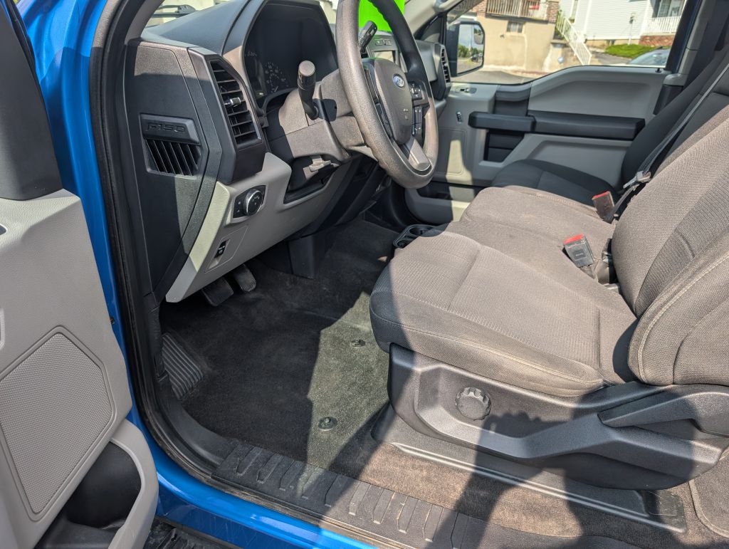 Photo 6 of this FORD F150