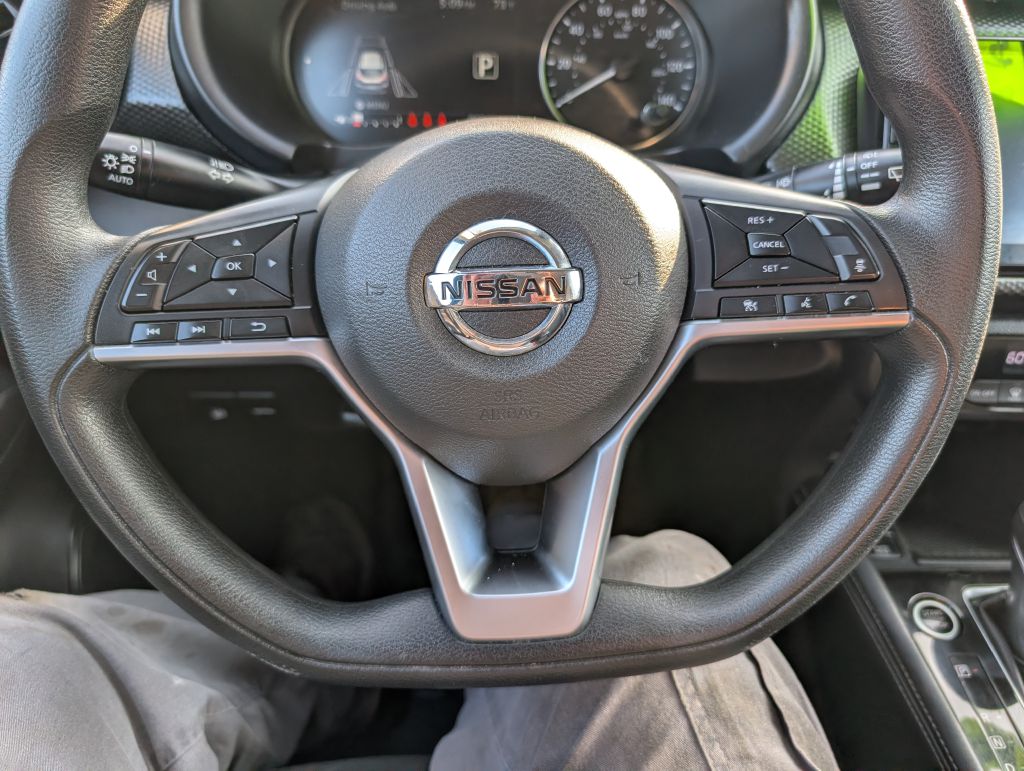 Photo 9 of this NISSAN KICKS