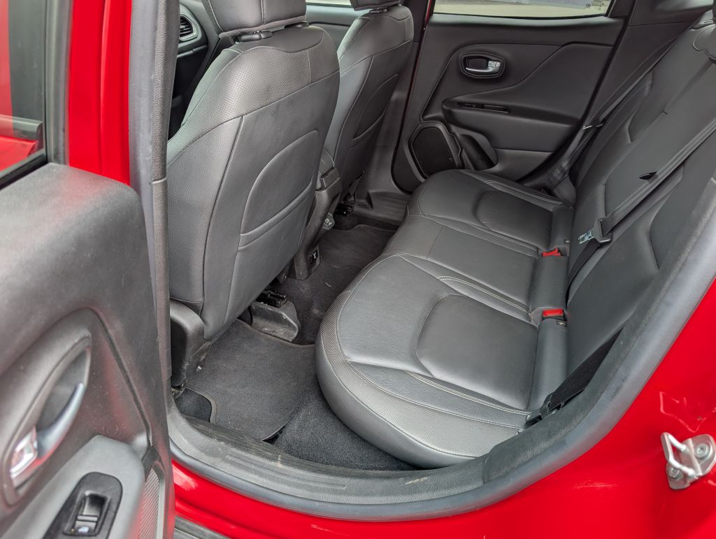 Photo 5 of this JEEP RENEGADE