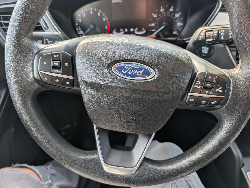 Photo 9 of this FORD ESCAPE