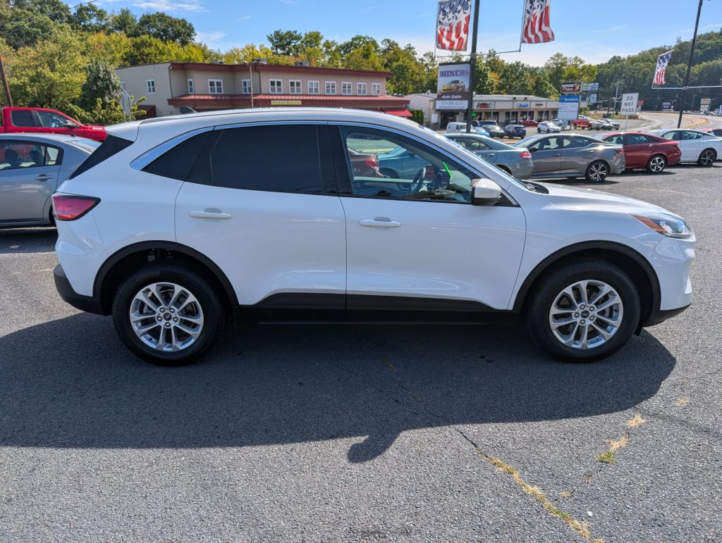 Photo 2 of this FORD ESCAPE