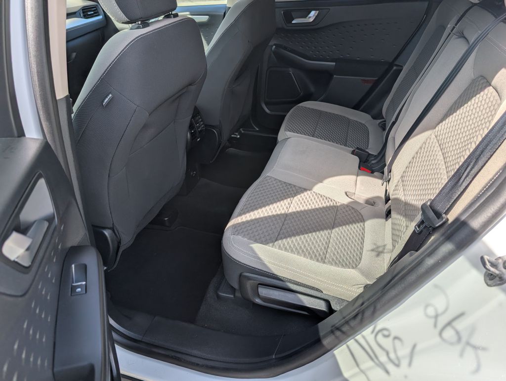 Photo 5 of this FORD ESCAPE
