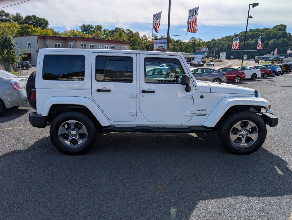 Photo 2 of this JEEP WRANGLER UNLIMI