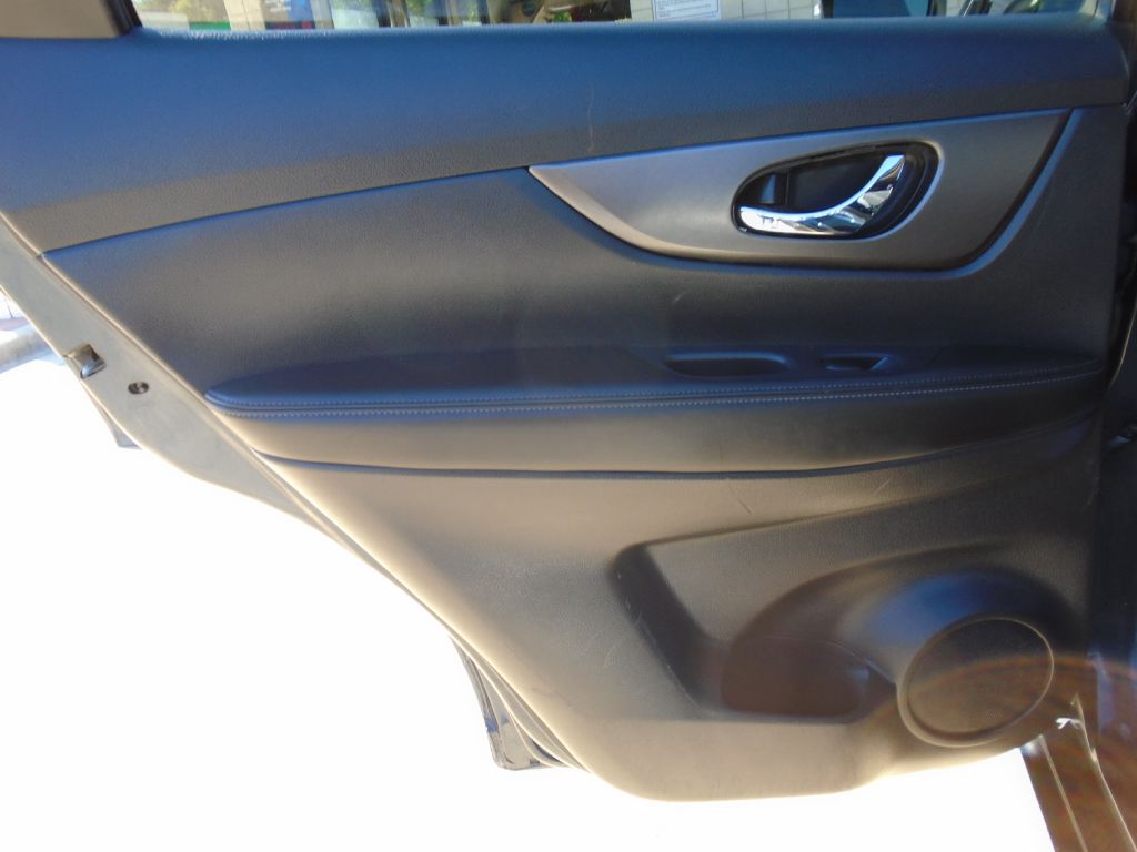 Photo 10 of this NISSAN ROGUE