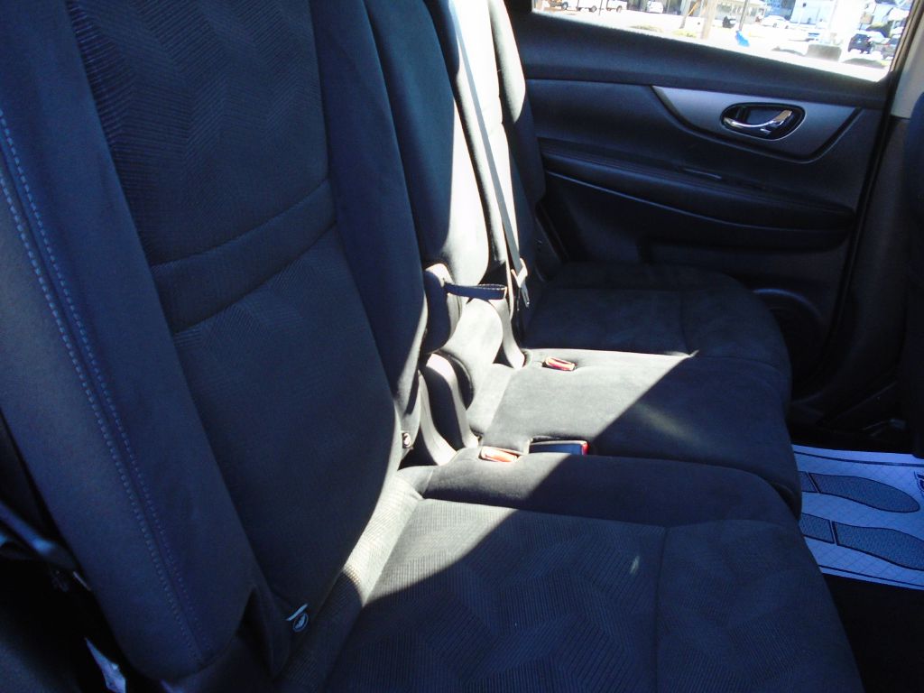 Photo 13 of this NISSAN ROGUE