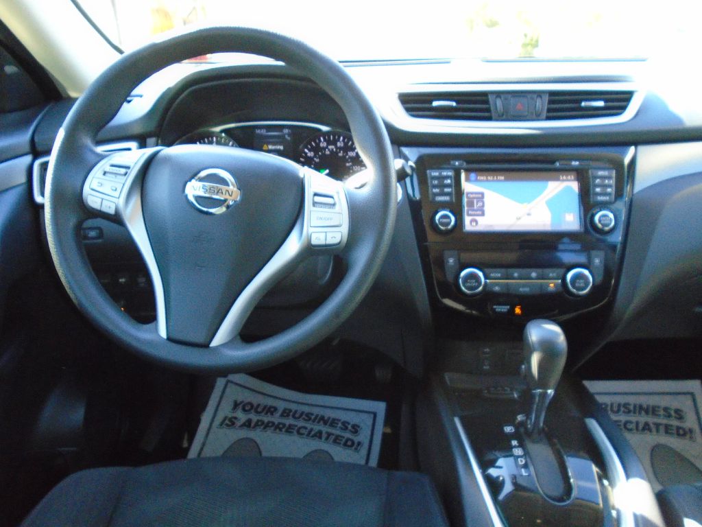 Photo 15 of this NISSAN ROGUE