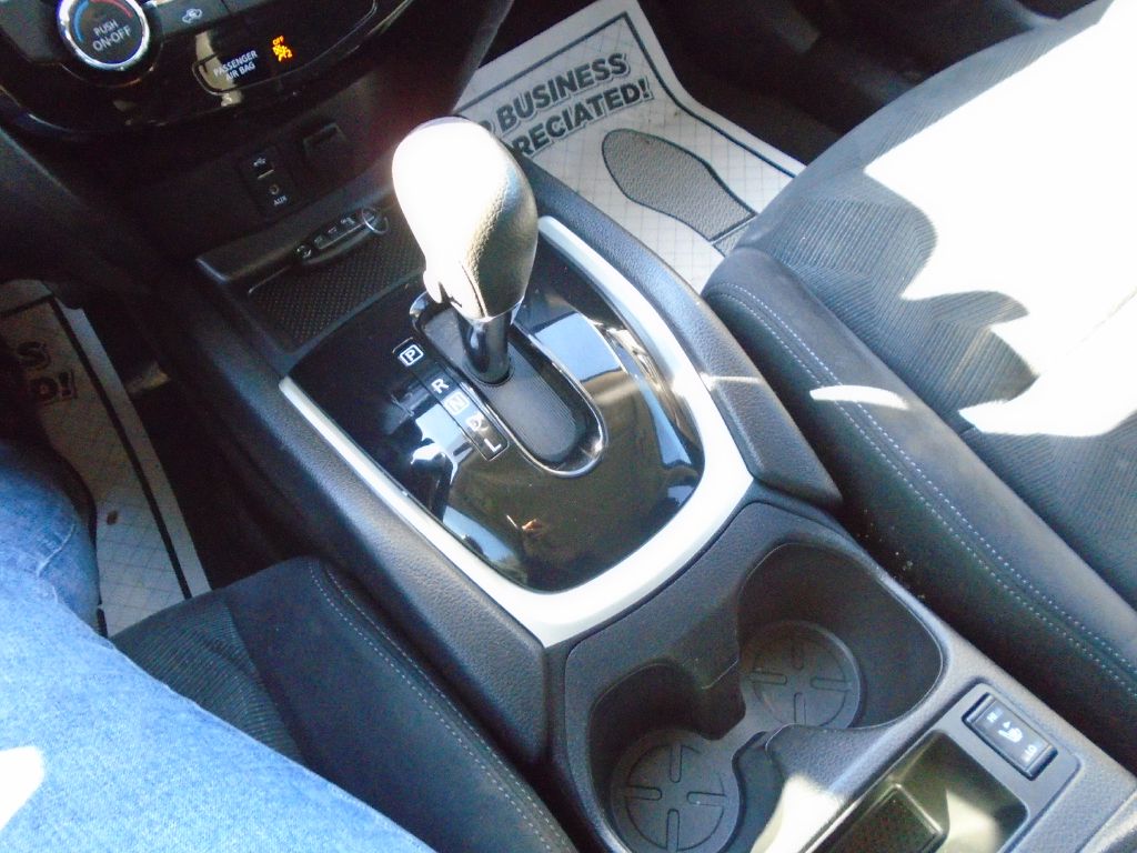 Photo 21 of this NISSAN ROGUE